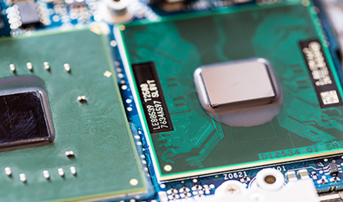 PCB和PCBA的区别是什么？一文看懂核心差异与联系